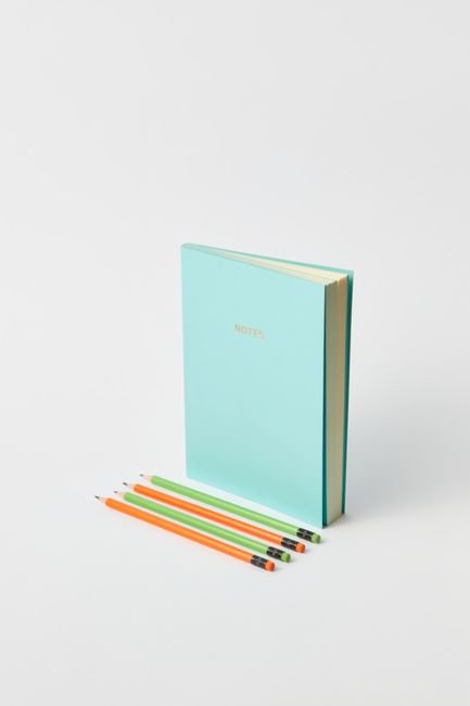 مستلزمات مكتبية جمالية — قرطاسية ودفاتر ومستلزمات دراسية